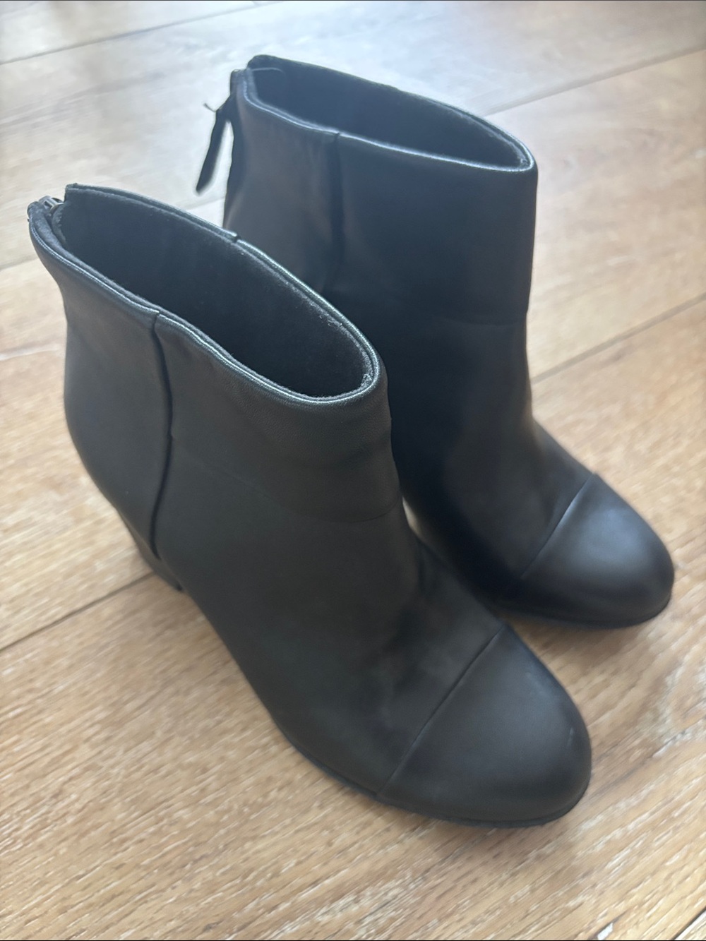 Clarks Leather Ankle Booties with back Zip